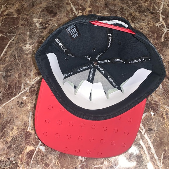 NWT JORDAN SNAPBACK HAT - Picture 3 of 3